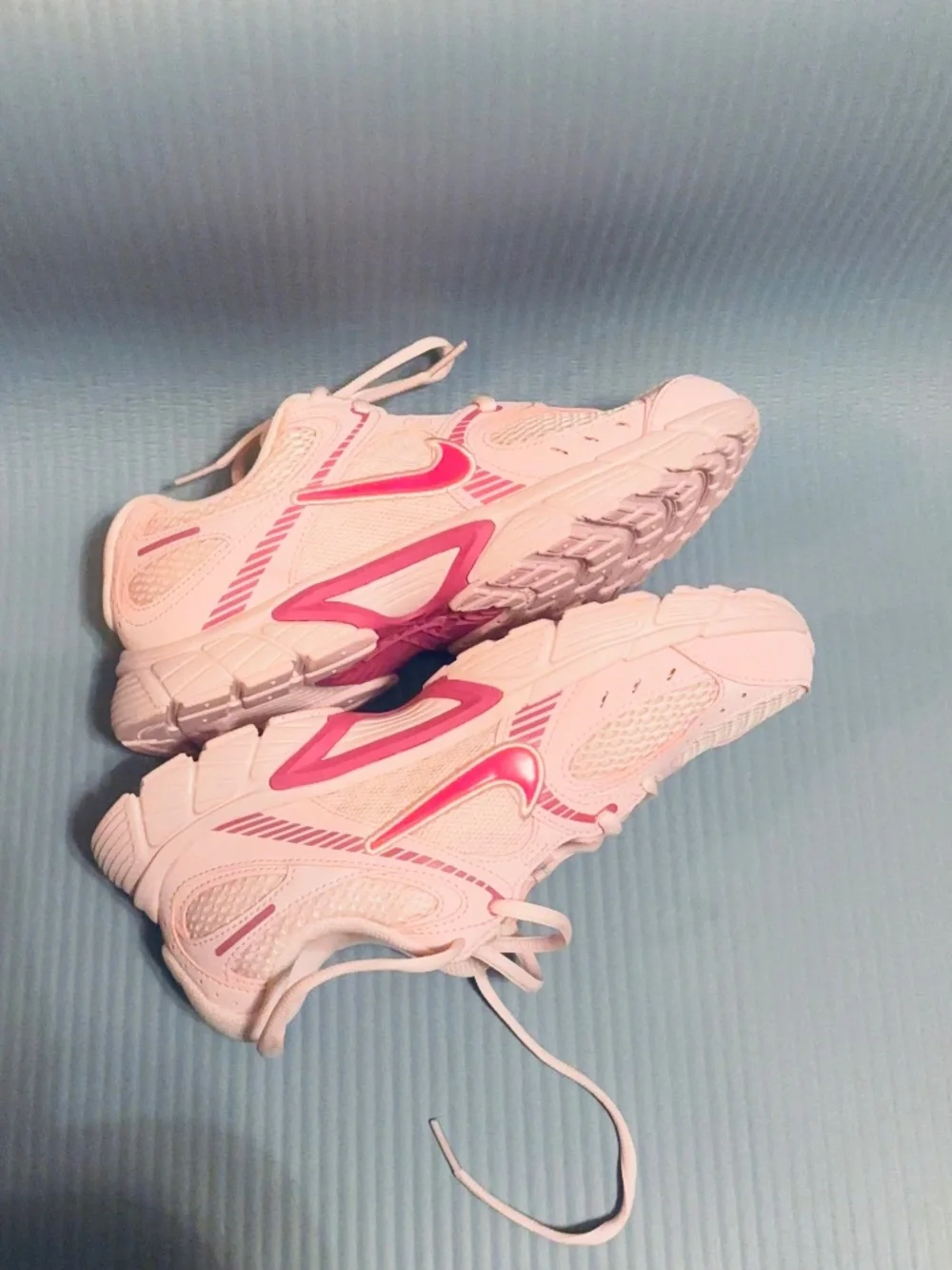 Nike V5 RNR Youth Sneakers 6.5Y Pink-Pinksicle